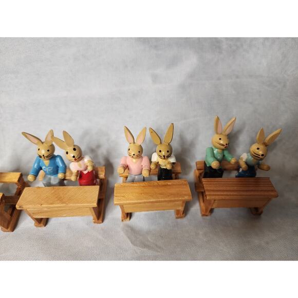 VINTAGE ERZGEBIRGE Easter Wood Bunny Rabbit Figurines Germany School Bench - Picture 4 of 12